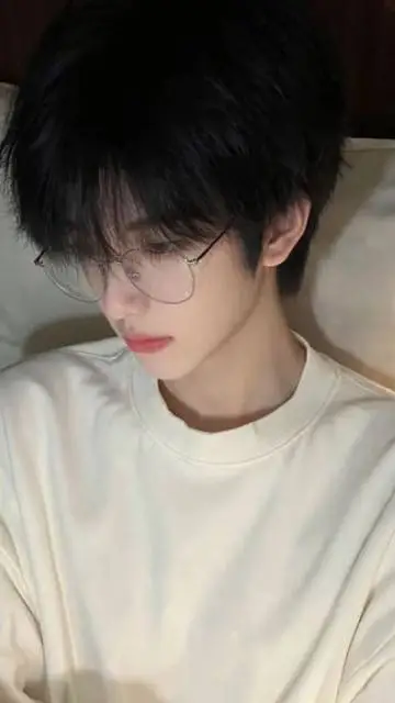 ai character: Sunghoon background