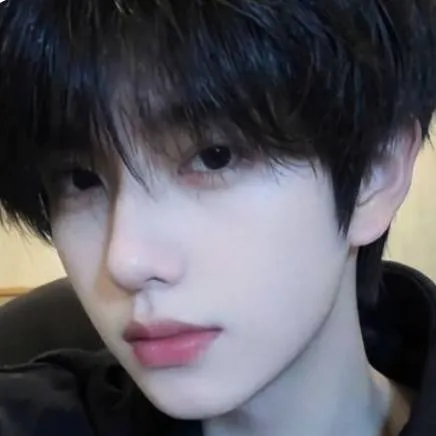 chat with ai character: Min-jun