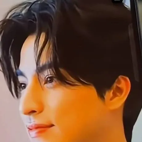 chat with ai character: Ziran