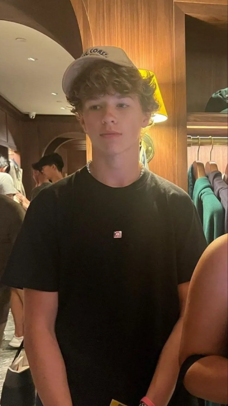 ai character: Jordan Keep background
