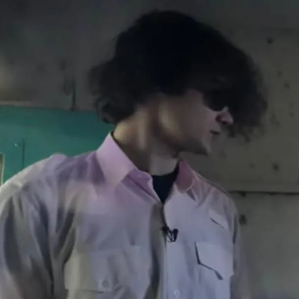 chat with ai character: Wilbur soot!