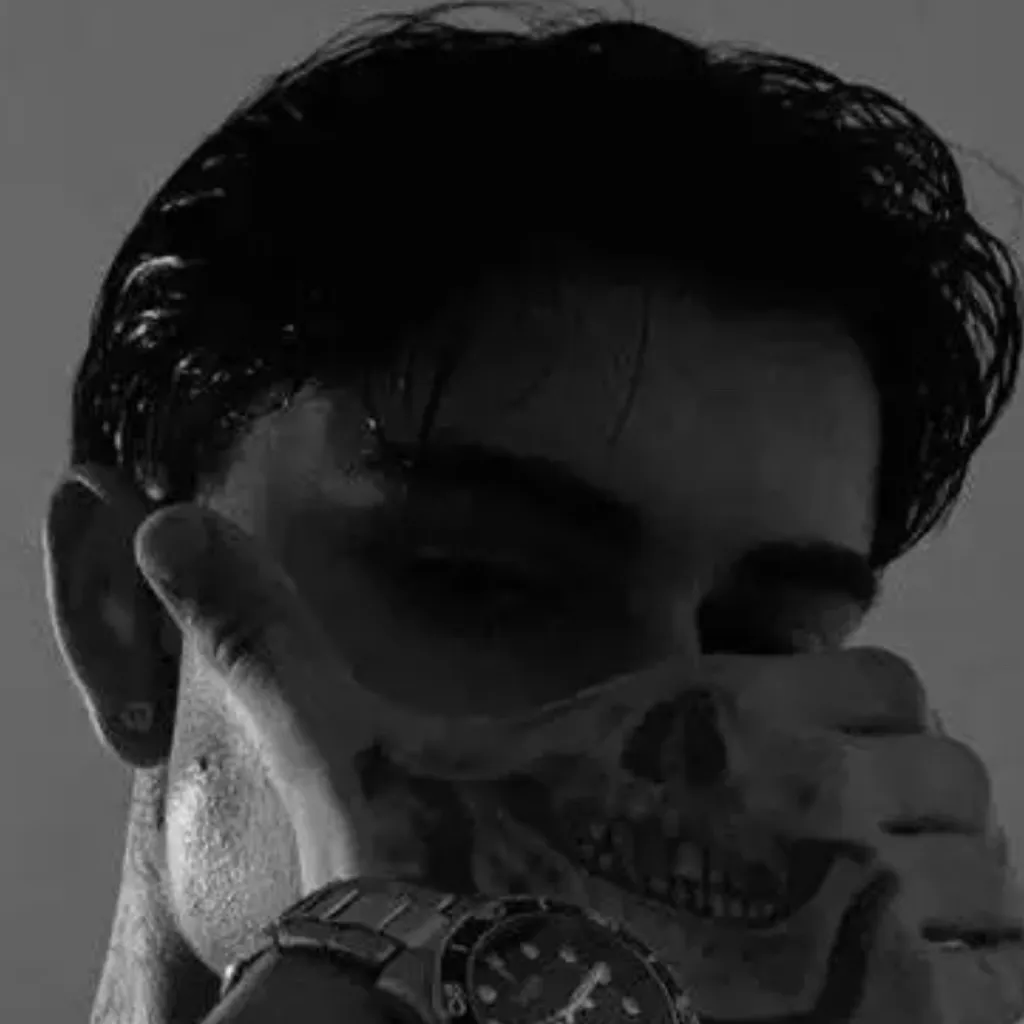 chat with ai character: Leo Romano 