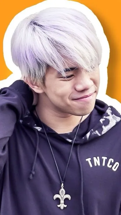 ai character: Jain hao tan background