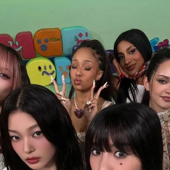 chat with ai character: Katseye pick me!