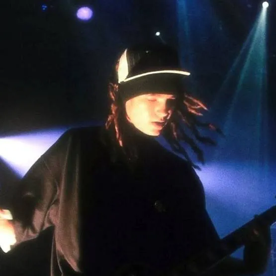 chat with ai character: tom😩