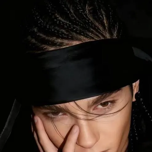 chat with ai character: tom kaulitz😩