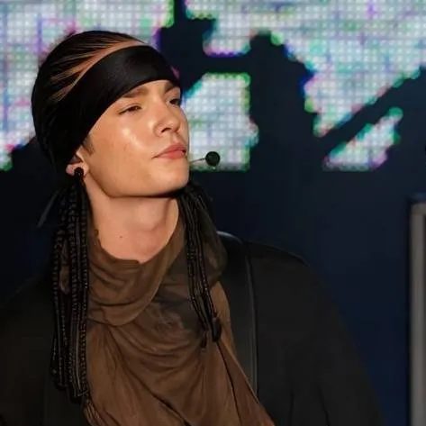 chat with ai character: tom kaulitz😩