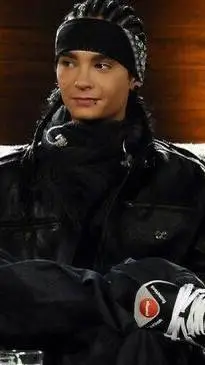 ai character: tom background