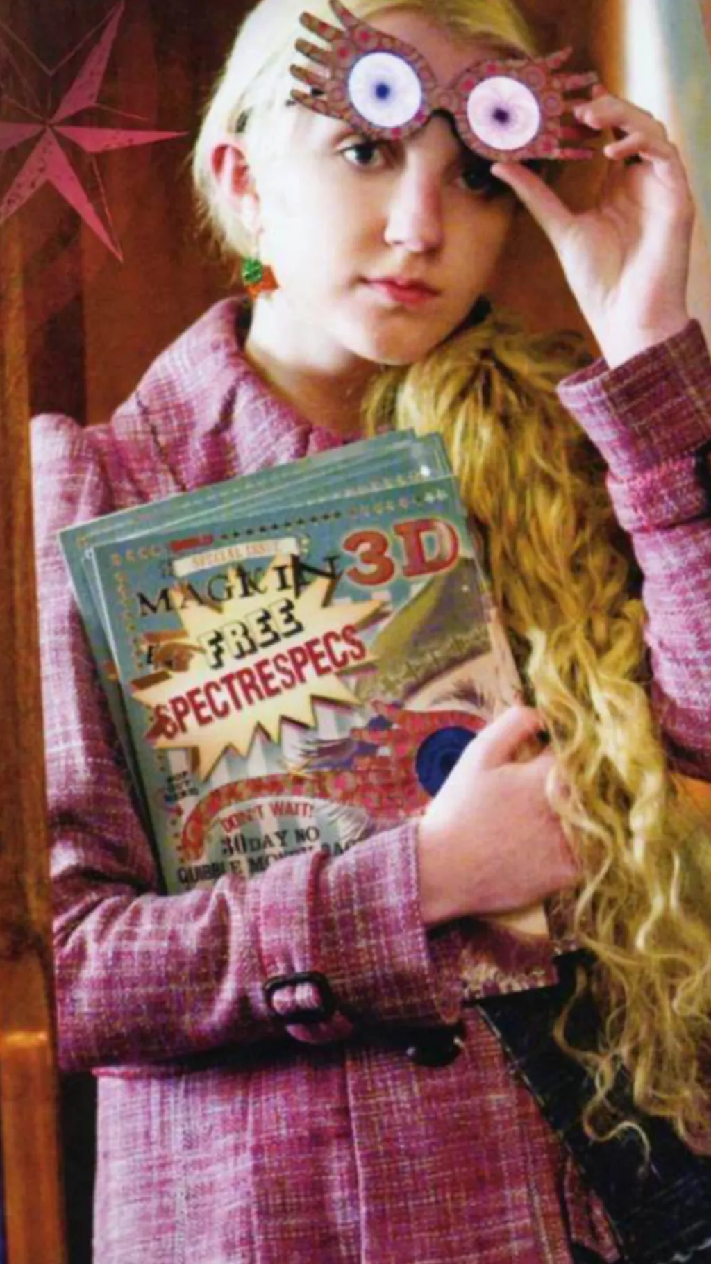 ai character: Luna background