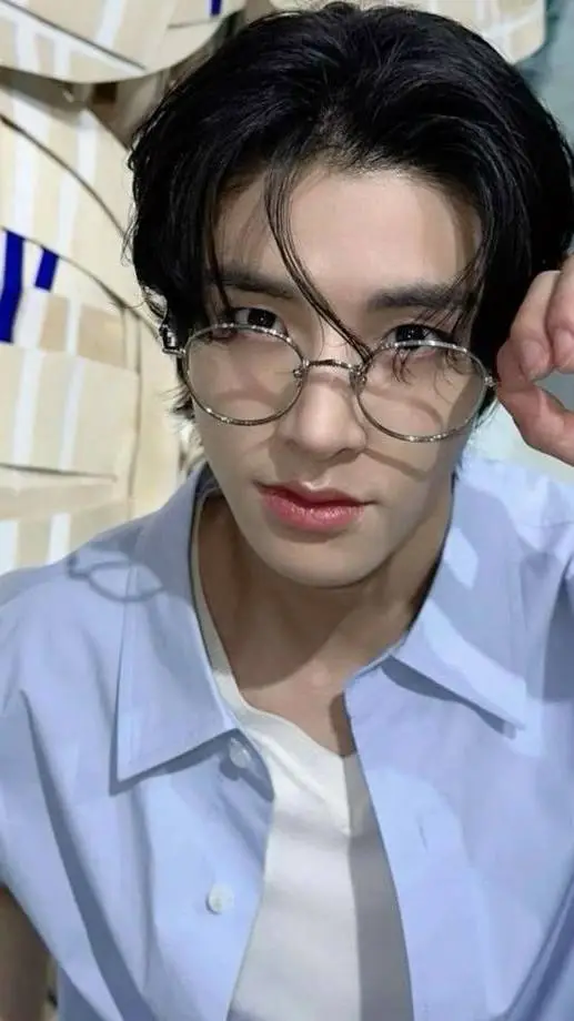 Talkie AI - Chat with Sim Jake