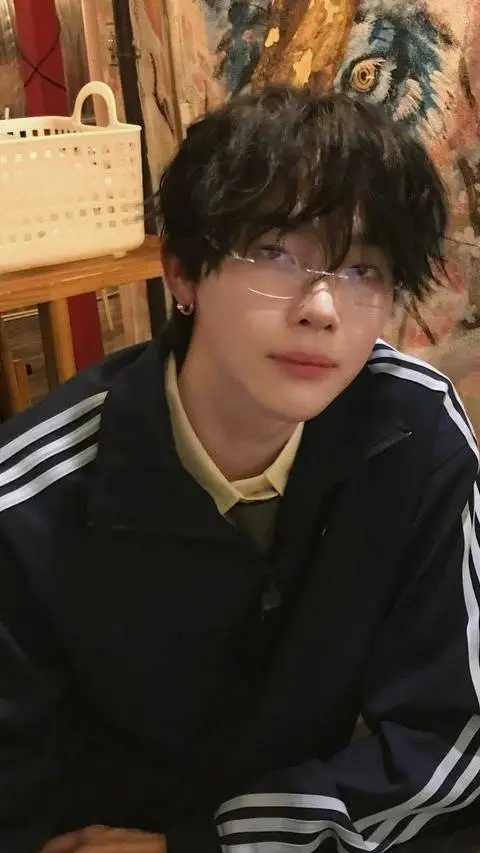 ai character: Nicholas Wang background