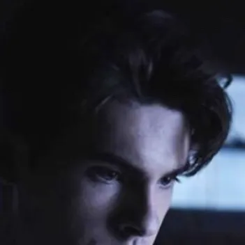 chat with ai character: Theo Raeken