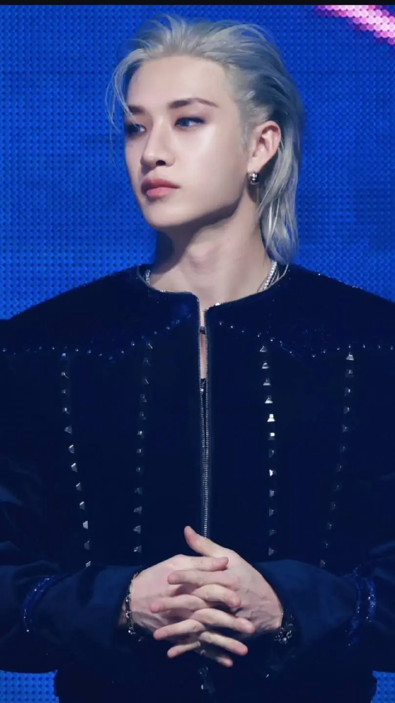 ai character: Bangchan 🐺🧭 background