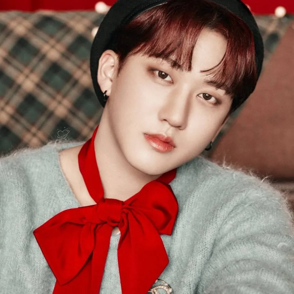 chat with ai character: Changbin X-Mas🐰🐷🎅🏻
