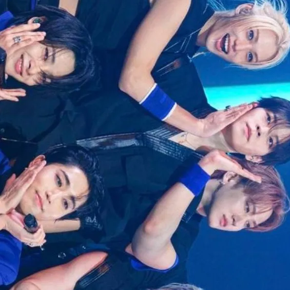 chat with ai character: The SKZ Princes🧭