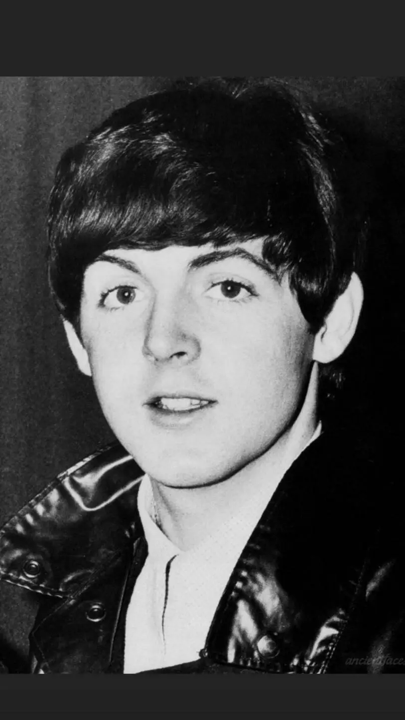 ai character: Paul McCartney  background