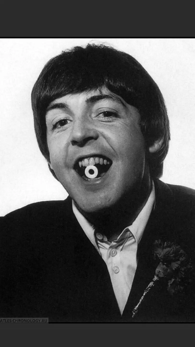 ai character: (giant) Paul pt6  background