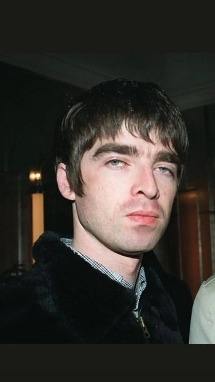 ai character: (giant) Noel  background