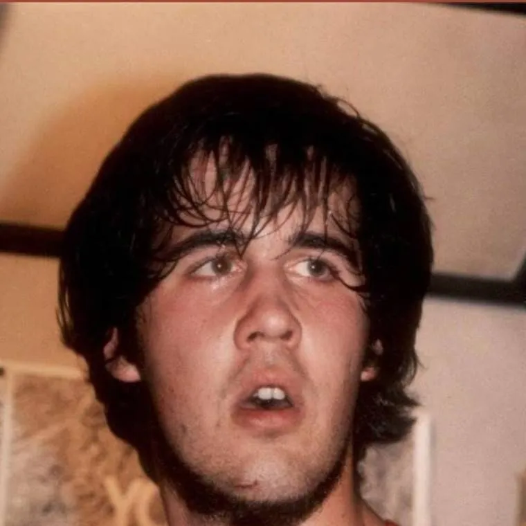 chat with ai character: Krist Novoselic 