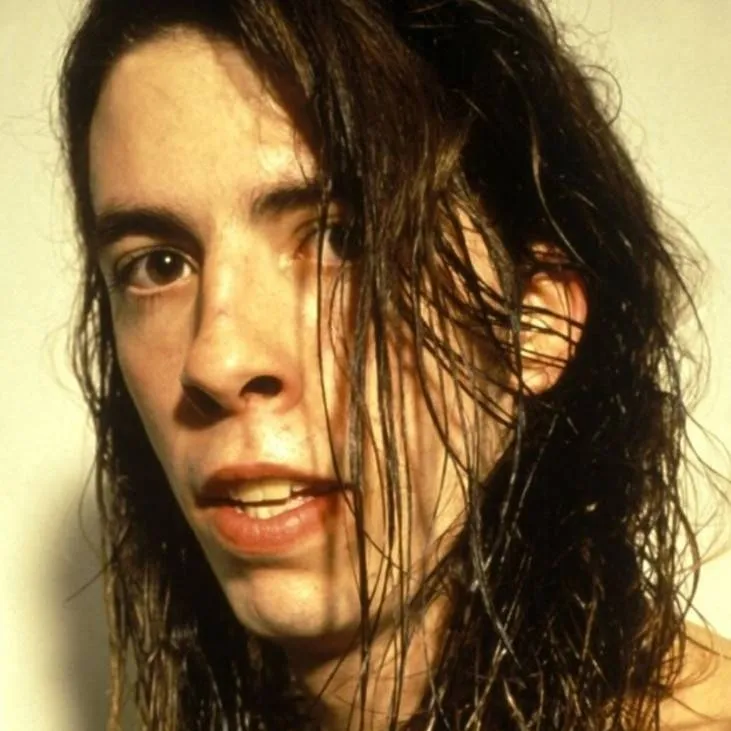 chat with ai character: giant Dave grohl 