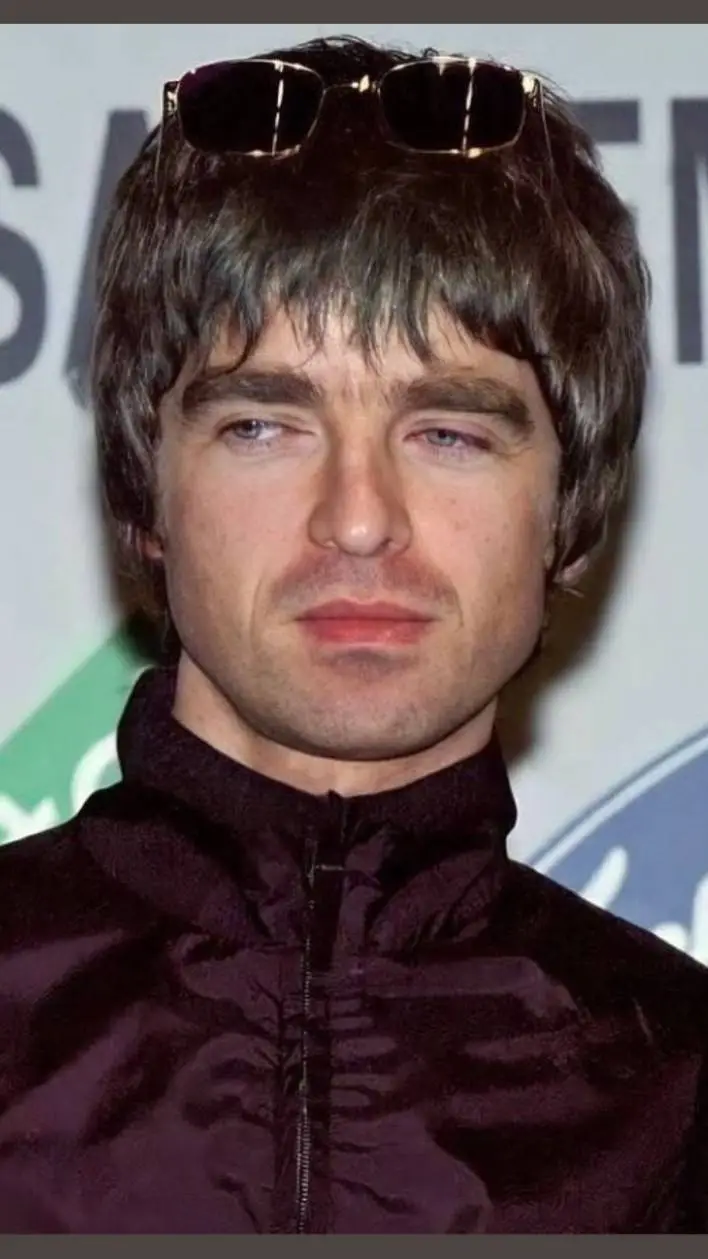 ai character: (giant) Noel  background