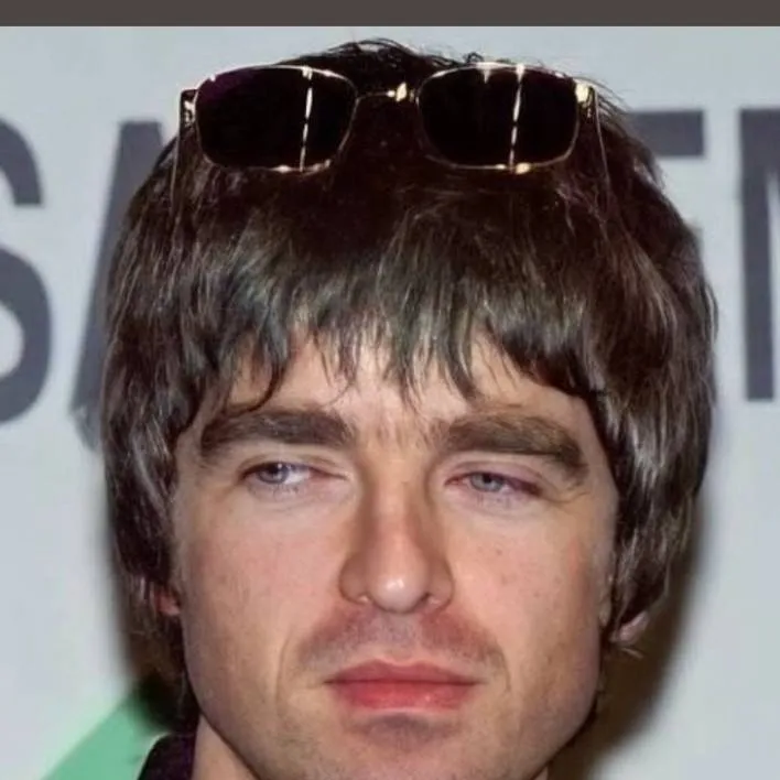 chat with ai character: (giant) Noel 