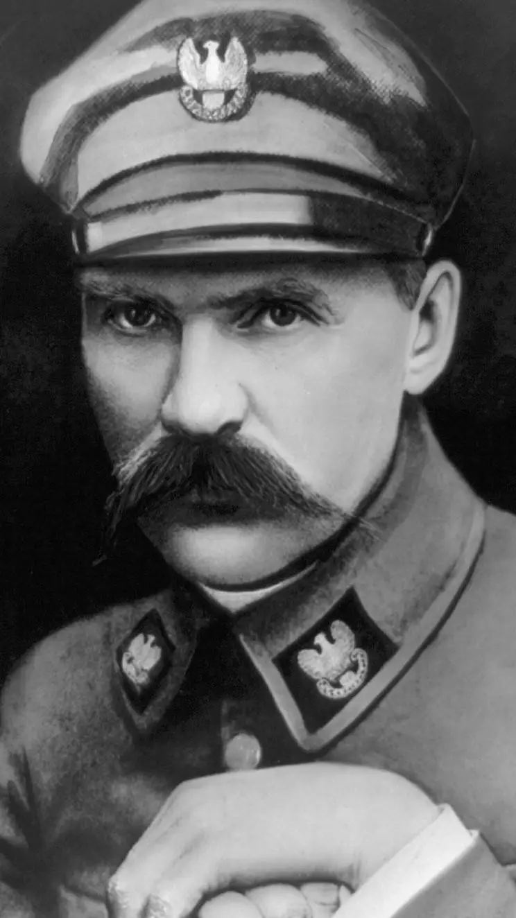 ai character: jozef pilsudski background