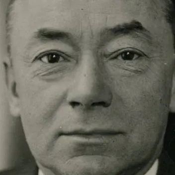 chat with ai character: paul reynaud