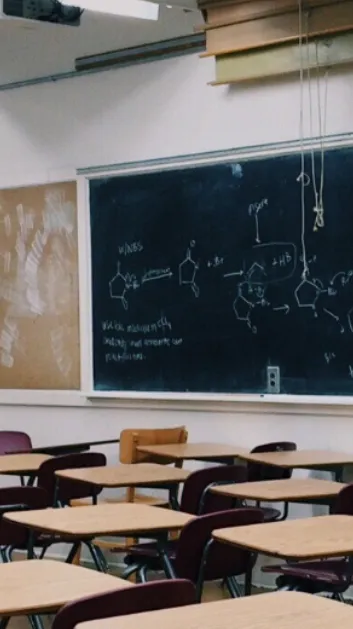 Talkie AI - Chat with School/studdy