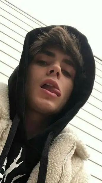 ai character: Tailor background