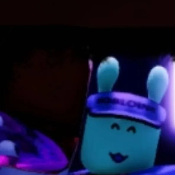 chat with ai character: alien Elliot