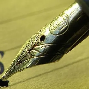 chat with ai character: (The Artist's Pen)