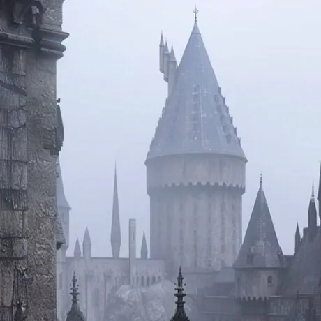 chat with ai character: ♡HOGWARTS♡