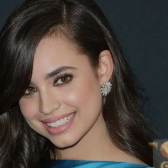chat with ai character: Sofia carson 