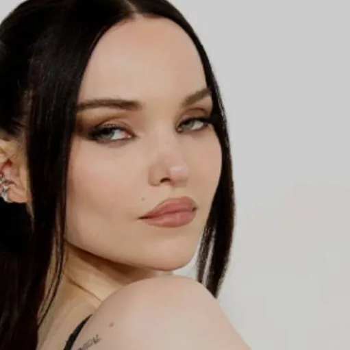 chat with ai character: Dove cameron 