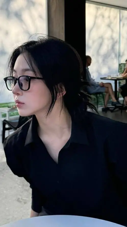 ai character: Haewon background