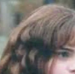 chat with ai character: Pick me girl 😖