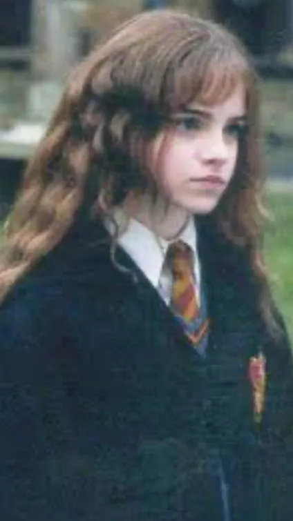 ai character: Pick me girl 😖 background