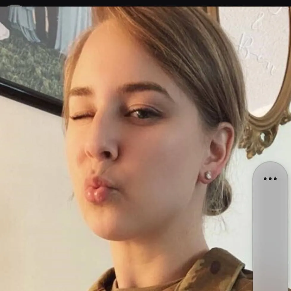 chat with ai character: Victoria Miller 