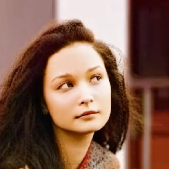 chat with ai character: Darlene Conner