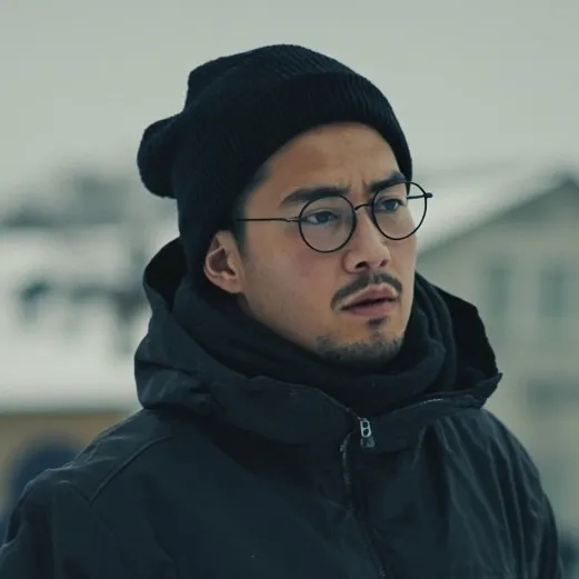 chat with ai character:  leesung kang