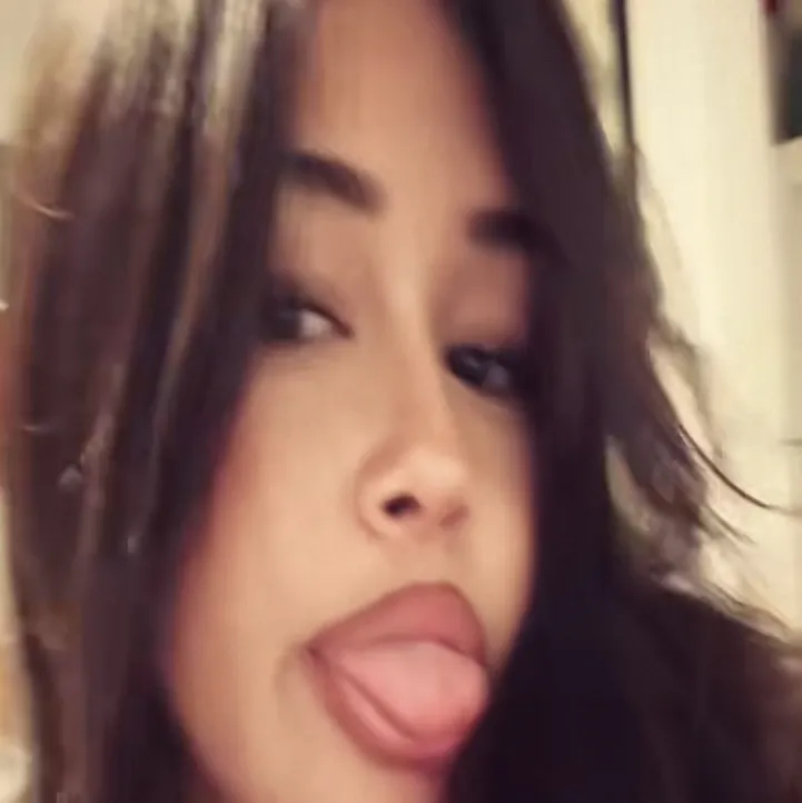 chat with ai character: Hazel