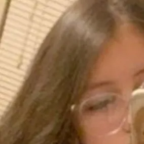 chat with ai character: Aurora