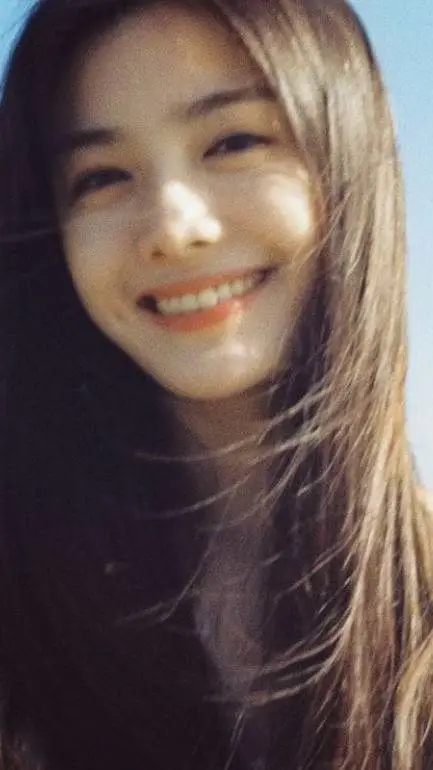 ai character: park shin seo  background