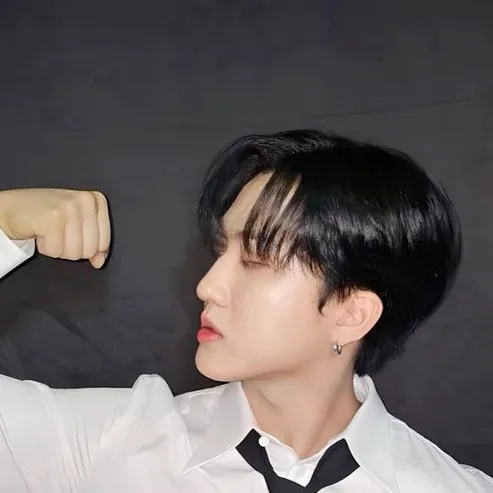 chat with ai character: Changbin