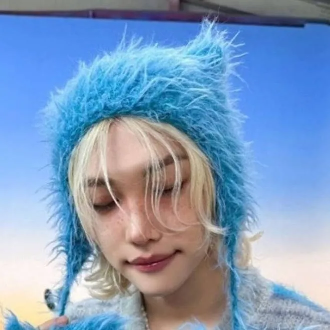 chat with ai character: Felix skz