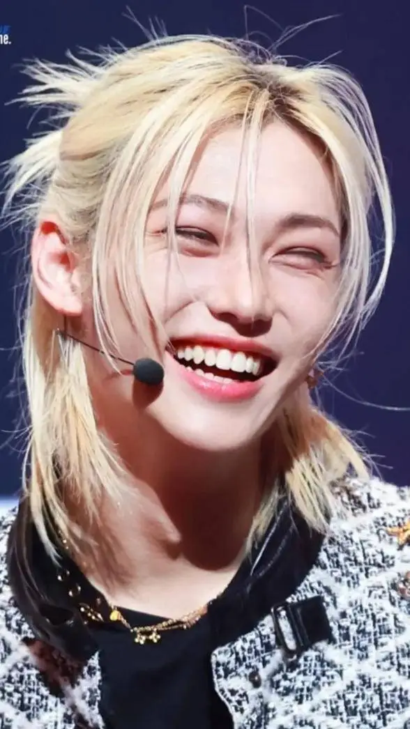 ai character: Felix background