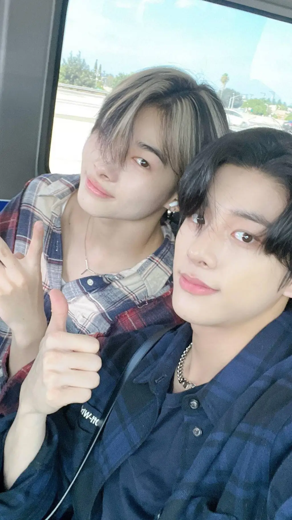 Talkie AI - Chat with Ni-ki and Jake 