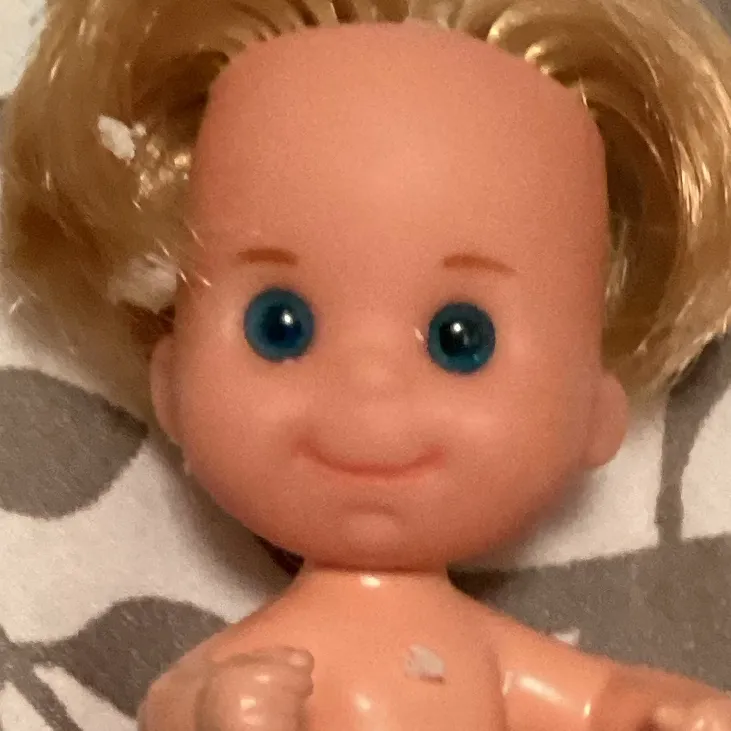 chat with ai character: Baby Davin