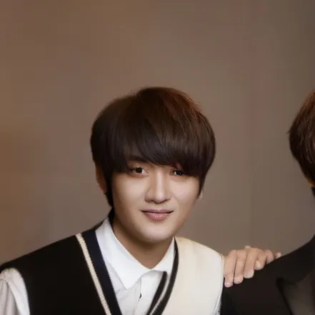 chat with ai character: Boys over flowers 